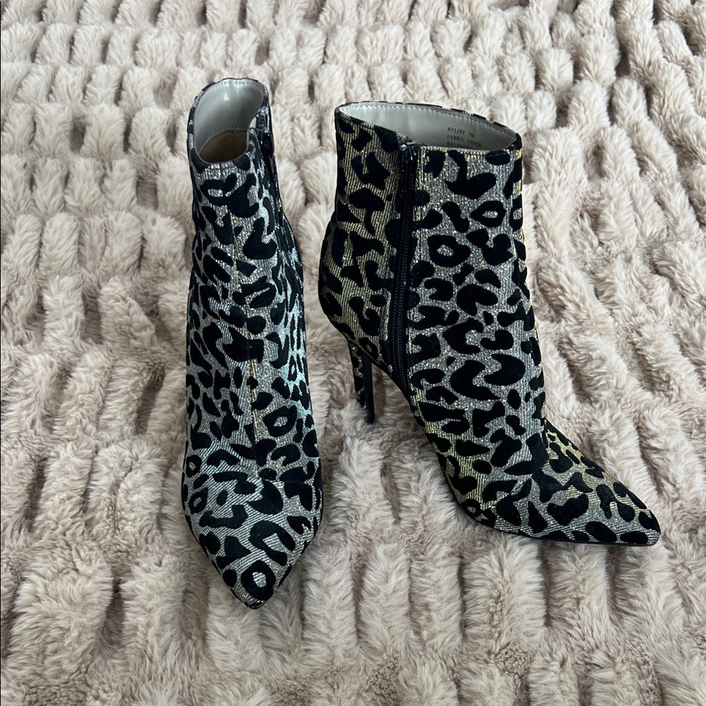 Taylor Says Leopard Glitter Silver Gold Ankle Booties Pointed Toe Heels Size 7